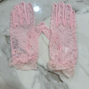Elegant Pink Lace Gloves